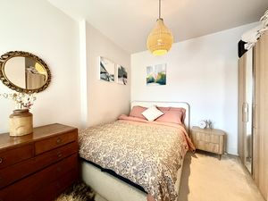 Bedroom- click for photo gallery